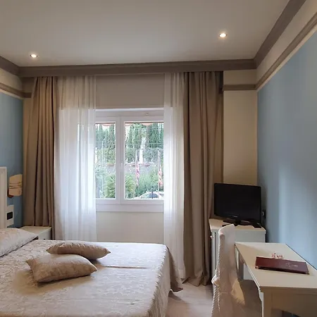 Regina Hotel 4*