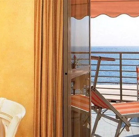 Regina Hotel 4*