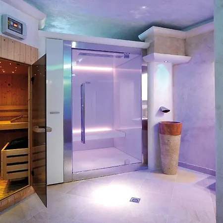 Regina Hotel 4*