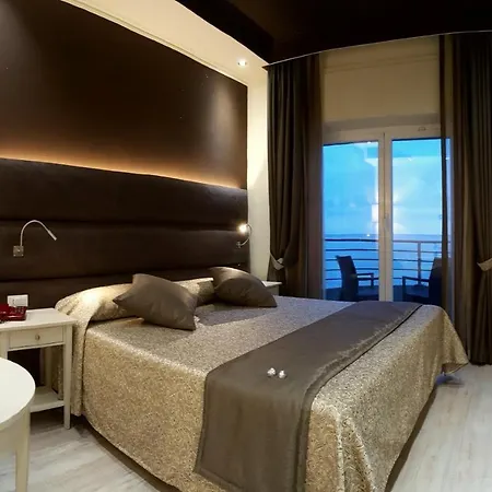 Regina Hotel 4*