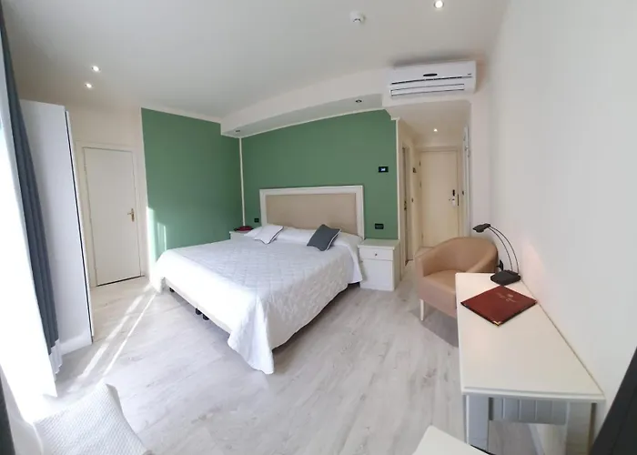 Regina Отель 4*